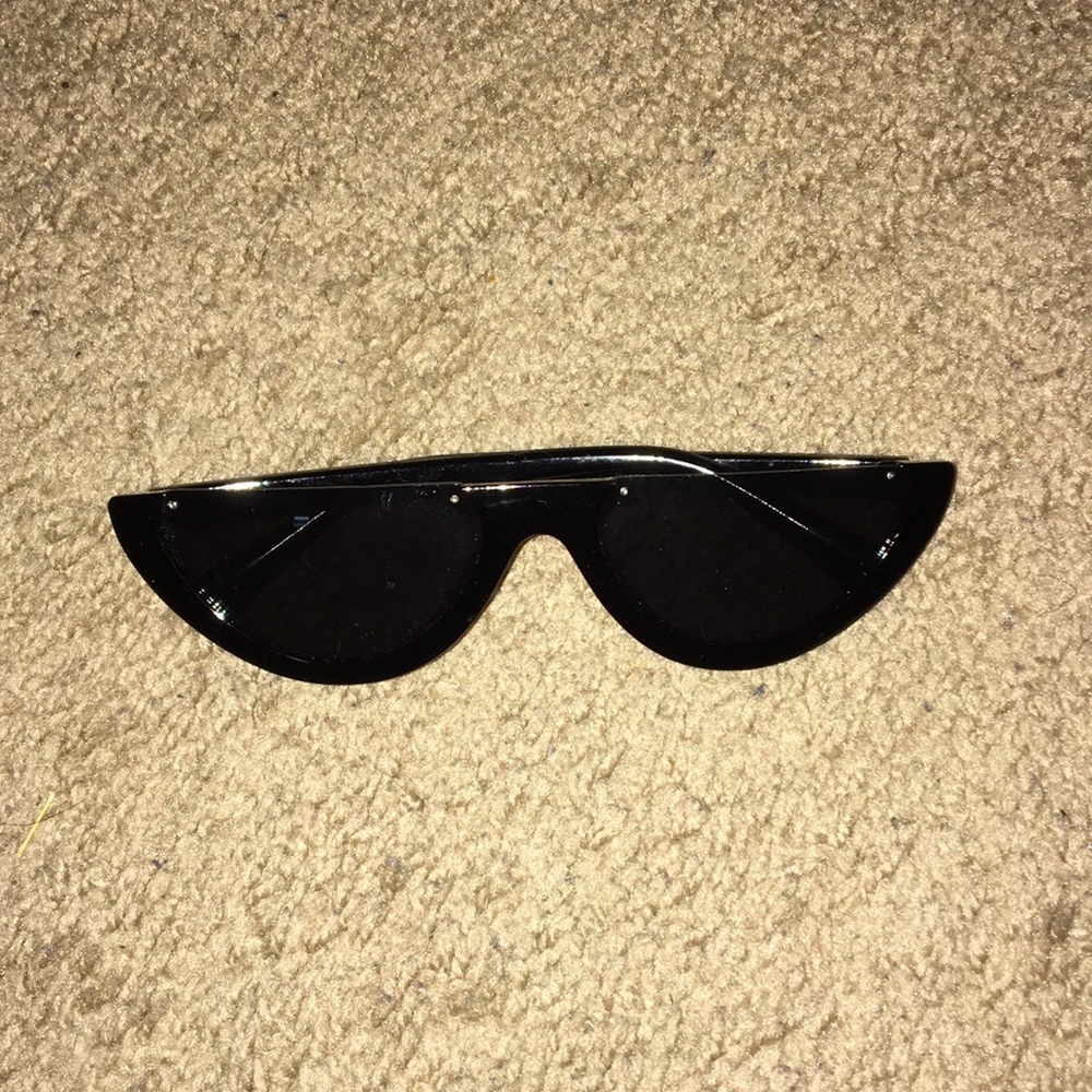 Cat eye shades